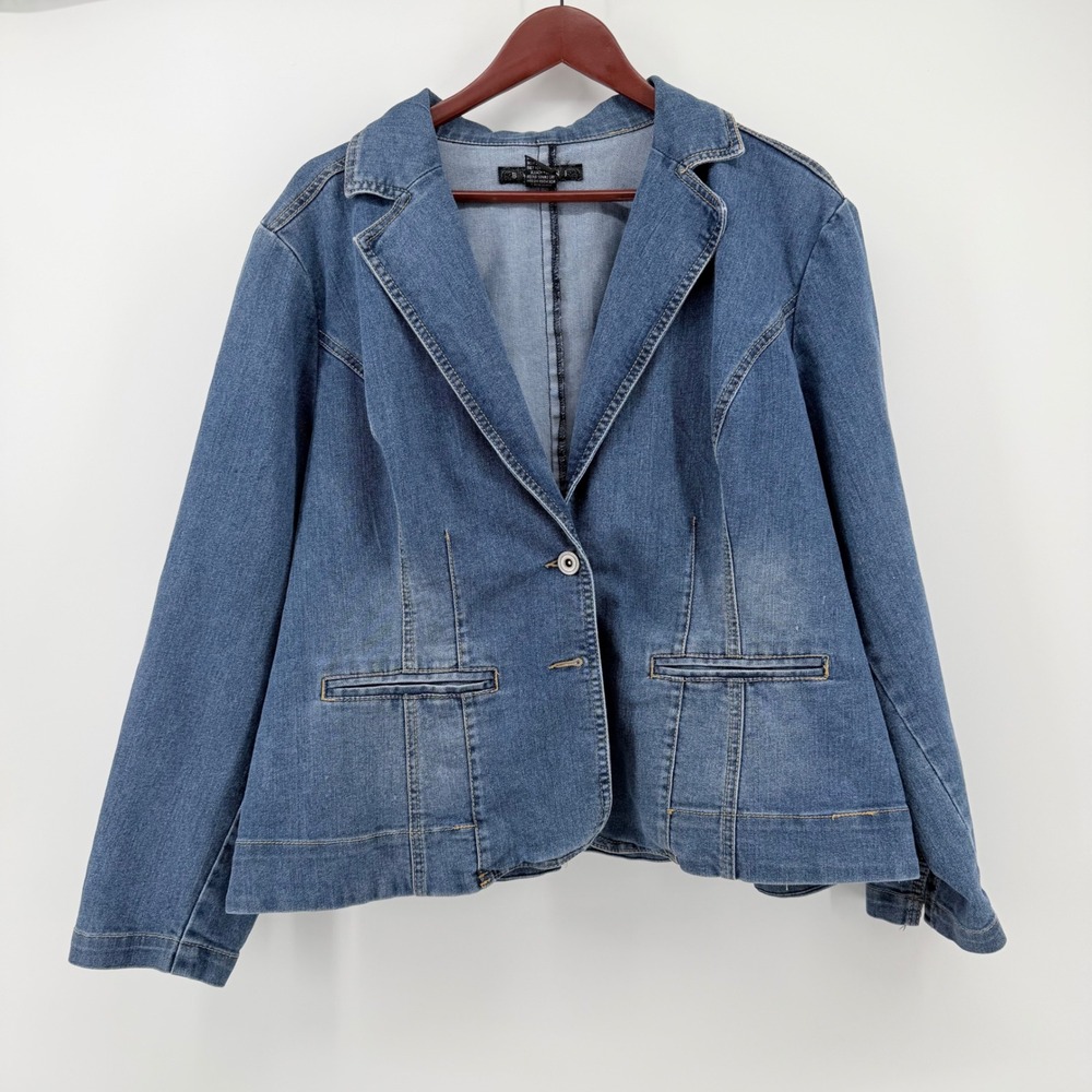 Baccini Women's Plus Size 18/20W Denim Blazer Jacket Medium Wash Two Button
